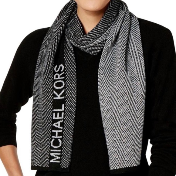 NWT Michael Kors Metallic Black Scarf & Hat Set - Picture 5 of 10
